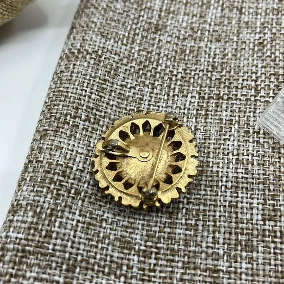 Vintage Avon Gold-Tone Flower Pin with Citrine & Peridot Rhinestones - Picture 5 of 8